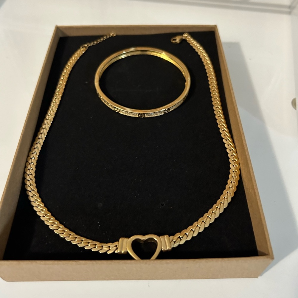 Stainless Steel Necklace with bracelet HOLIDAY SPECIAL